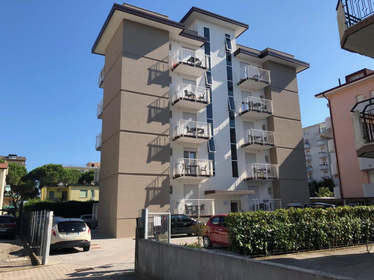 Residence Alba D'Oro Solo Famiglie Lido di Jesolo Exterior photo